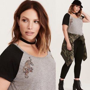 💜Torrid Embroidered Tiger Raglan Tee